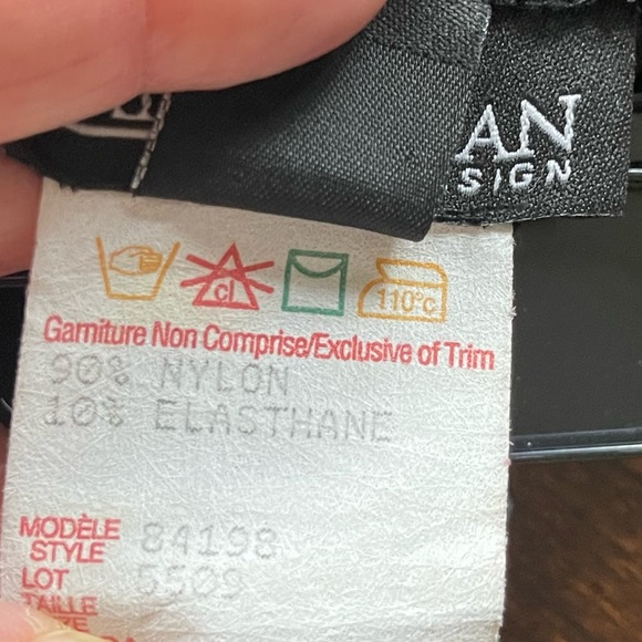 Pretty Frank Lyman Black Stretchy Ruffle Skirt - Picture 3 of 4